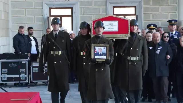 Şehit Pilot Yarbay Gökhan Korkmaz'ın oğlundan babasını ebediyete böyle uğurladı
