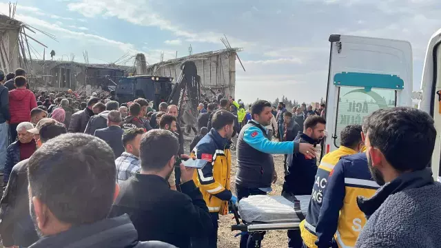 Hastaneye kaldırılan yaralılara müdahale