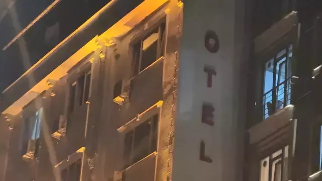 Otel odasına yasak aşk baskını! Eşini oğlunun arkadaşıyla gören adam dehşet saçtı