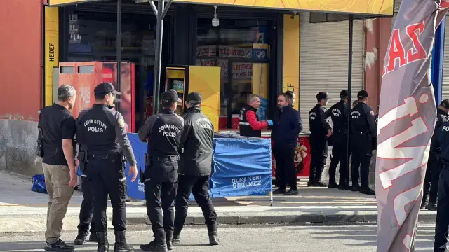 Önce komşusuyla oğlunu sonra bedava içki vermeyen işletmeciyi öldürdü