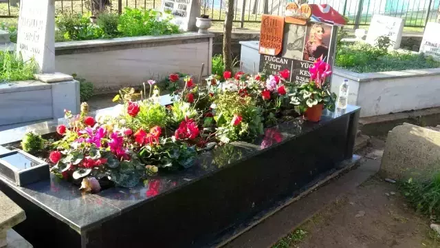 گولو’نون مزاری گل باغچسینه دوندو