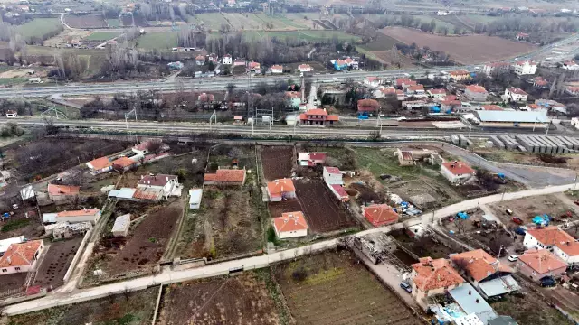 Kemal Sunal'ın filmi gerçek oldu! Gece yarısı çekilen tel örgüye mahalleli isyan etti