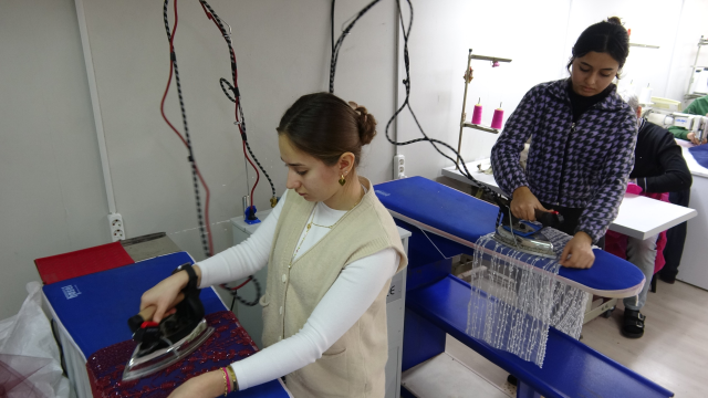 Kiraladığı gelinlik hayatını değiştirdi