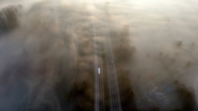 Anadolu Otoyolu'nun Düzce kesiminde sis etkili oldu