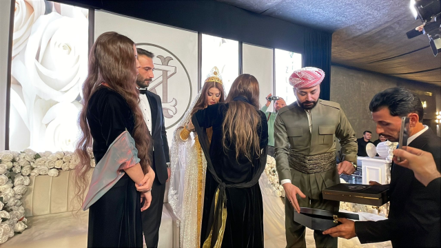 Nazdar Barzani ile Kahraman Zülfikar İzol evlendi! Geline kilolarca altın takıldı