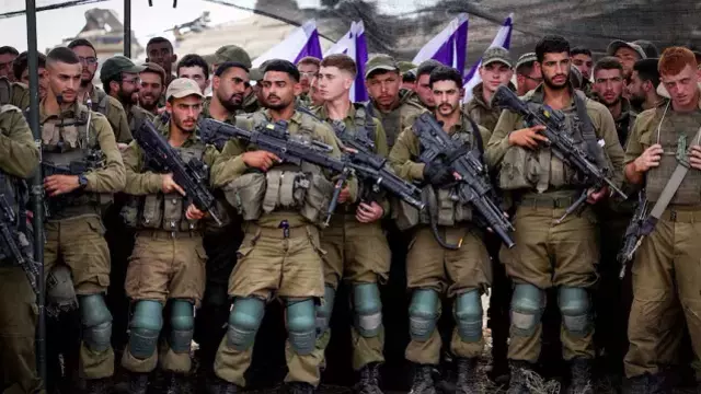 İsrail ordusu, yaklaşık 10 bin yedek askeri evlerinde de silahlandırmayı planlıyor