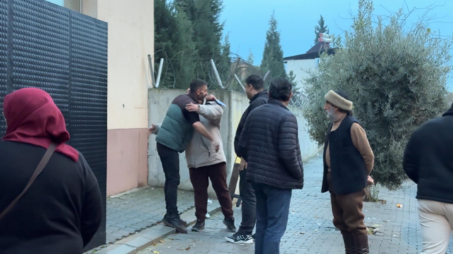 11'inci Yargı Paketi sonrası cezaevleri önünde bayram havası esti