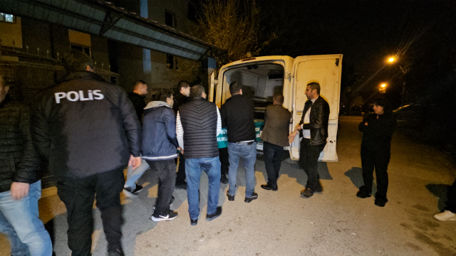 Adana'da biri engelli iki çocuğunu öldürüp, intihar etti