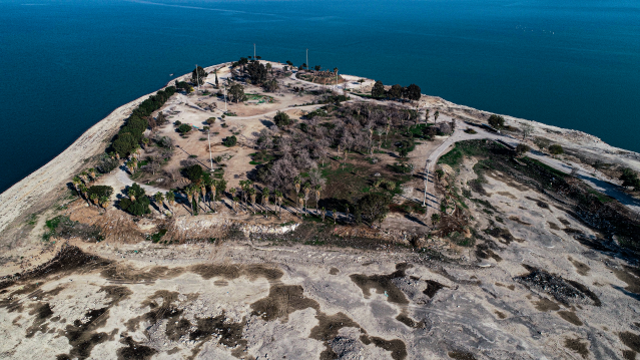 Adana'daki 'Amerikan Adası'ndaki Kaçak Yapılar Yıkıldı