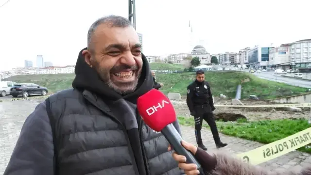 Park halindeki aracı çukur yuttu! Sahibinin sözleri şaşırttı: Sevindim, gömün gitsin