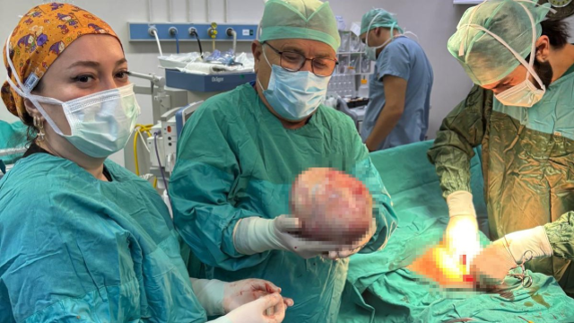 60 yaşında hamile olduğunu sandı, hastaneye gidince hayatının şokunu yaşadı