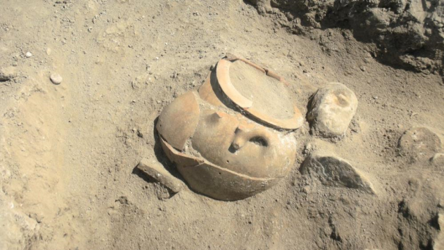 Küp içinde bebek ve cenin mezarı bulundu: Anadolu'da hiçbir yerde yok