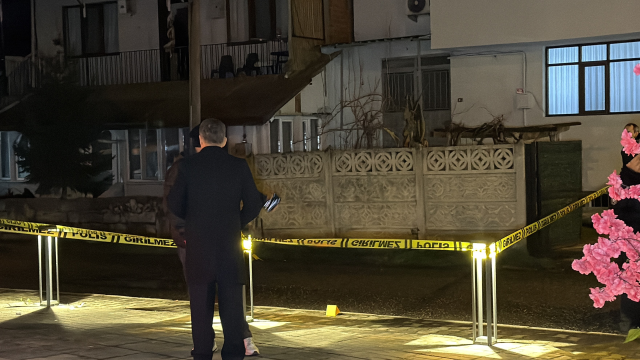 Sokak ortasında silahla vurulmuş halde bulunan bir kişi hayatını kaybetti