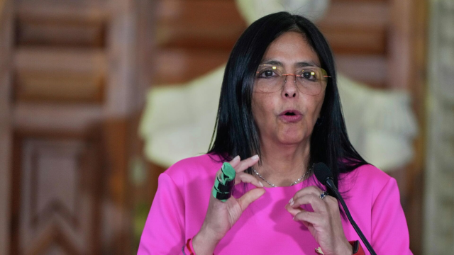 Venezuela'nın geçici yeni başkanı Rodriguez göreve başladı