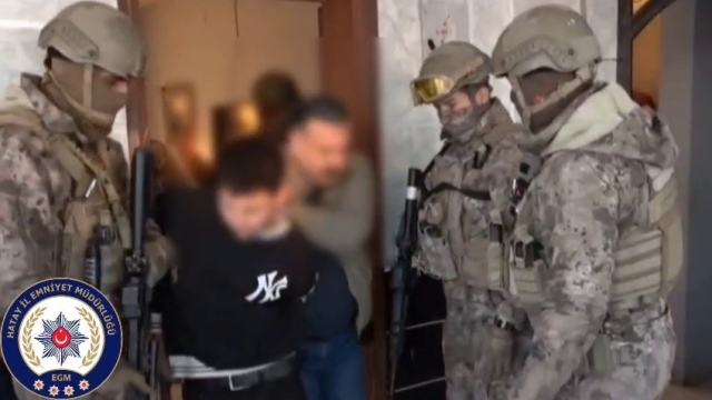 3 dakikada servet çaldılar! 4 farklı yerde toprağa gömülü halde bulundu