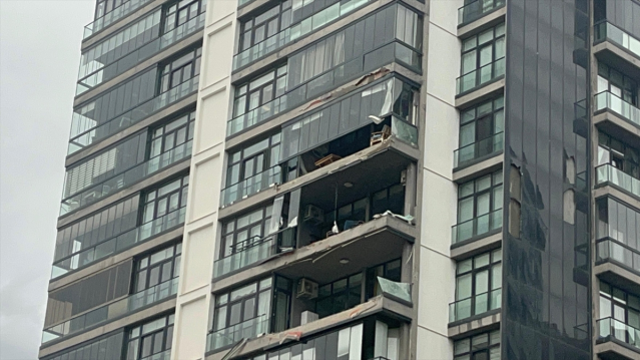 Ayasofya'da Mimar Sinan Minaresi'ne ait alem şiddetli rüzgar nedeniyle düştü