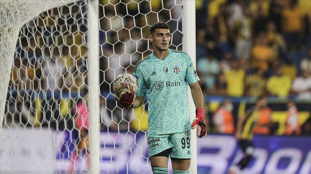&Uuml;nl&uuml; oyuncu, Beşiktaş'ın gen&ccedil; kalecisiyle aşk yaşıyor