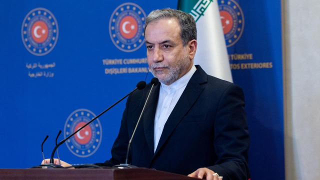 İran'da tansiyon düşüyor mu? Peş peşe iki hamle geldi