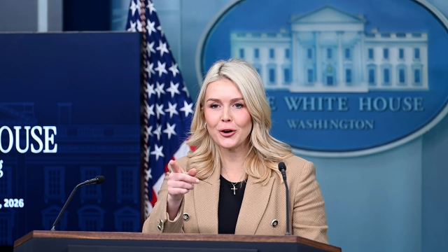 Beyaz Saray Sözcüsü'nden ICE sorusu soran gazeteciye sert çıkış: Sen solcu bir yazarsın