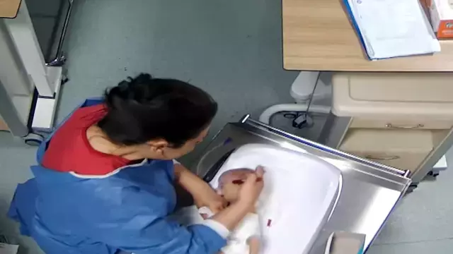 5 günlük bebeği döverek engelli bırakan vicdansız hemşire hakkında tutuklama kararı