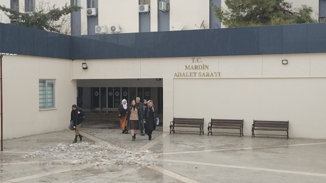 Aracına bomba koyan oğlunun tahliyesini istedi