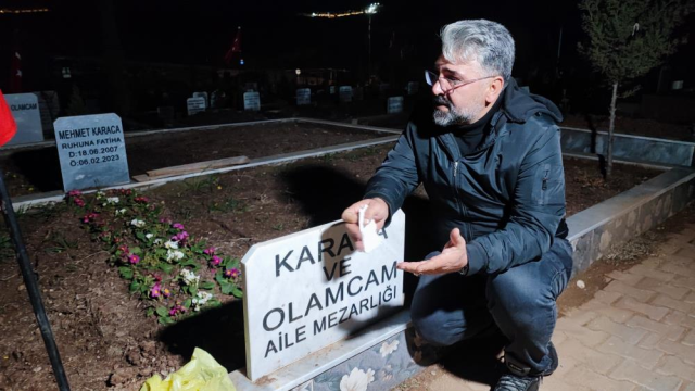 Saat 04.17'de mezar başında gözyaşlarına boğuldu