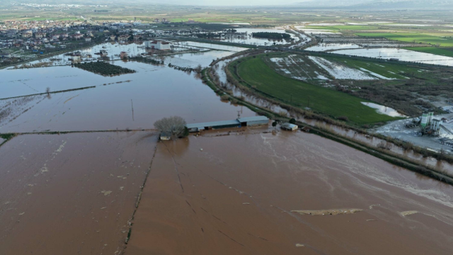 5 ilimiz kabusu yaşadı! Köprüler yıkıldı, her yer sular altında kaldı