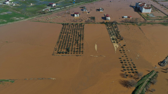 5 ilimiz kabusu yaşadı! Köprüler yıkıldı, her yer sular altında kaldı