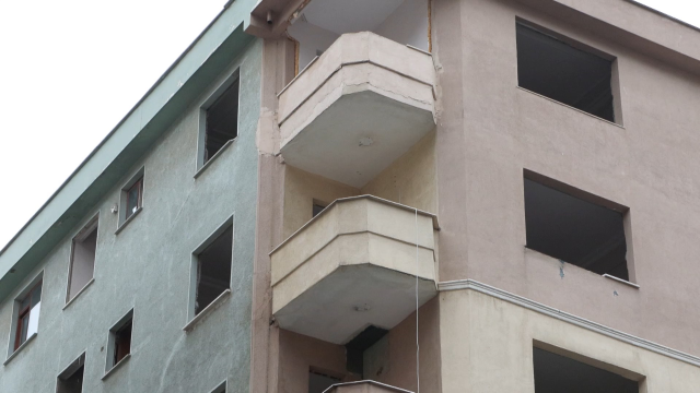 Kadıköy'de kağıt toplayıcısı metruk binanın asansör boşluğunda ceset buldu