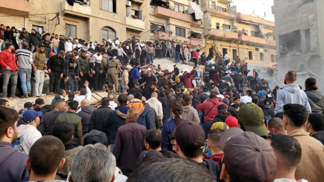 Lübnan'ın kuzeyindeki Trablusşam'da eski bir bina çöktü: 6 ölü, 7 yaralı