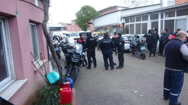 'Kız kardeşinin uygunsuz görüntüleri var' dedikodusu üzerine 4 kişiyi silahla vurdu