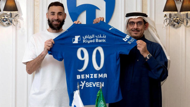 Yıllar önceki olay yeniden gündemde! Dünyaca ünlü isim Sevgililer Günü'nde 3 farklı kadına çiçek yollamıştı