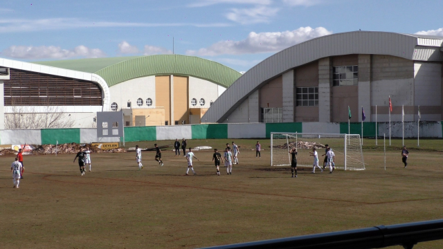 12 puan farkla liderler! Seyircisiz maçta dev ekran kuruldu, tam 7 gol attılar