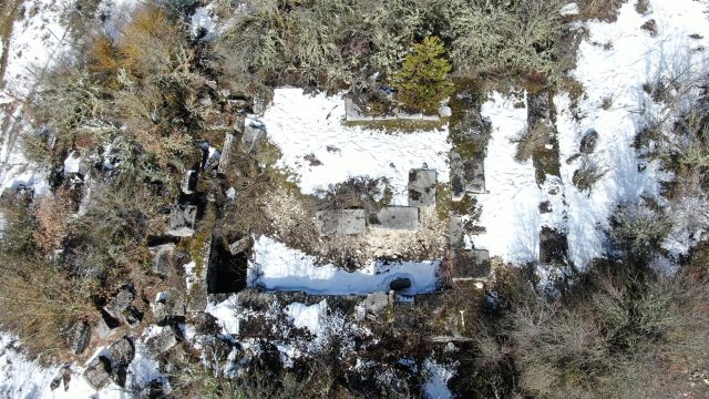 Müze gibi köy: Her duvarda tarihi tapınağın taşları var