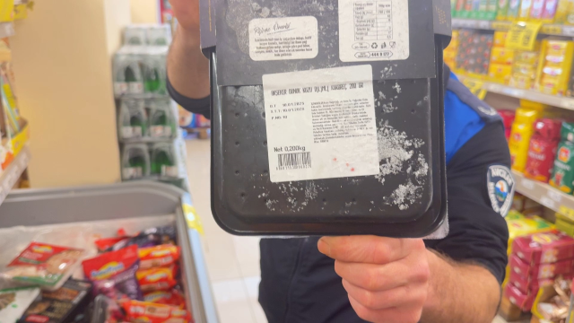 Ramazan öncesi zincir markette skandal görüntü