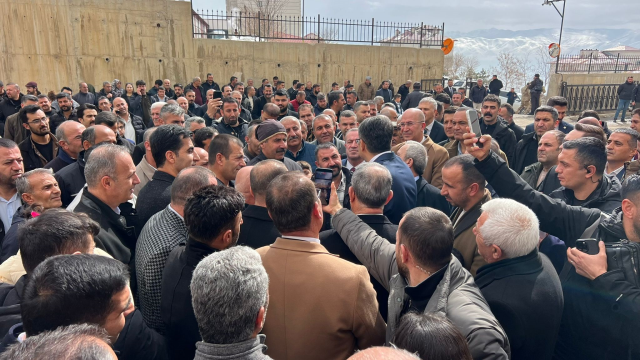 Vali Çelik'ten Yüksekova ve Çukurca'ya veda ziyareti