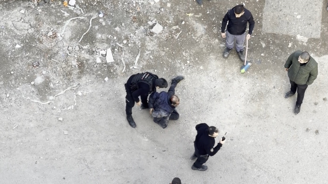 Diyarbakır'da mahalleliyi ayağa kaldıran zihinsel engelli şahıs yakalandı