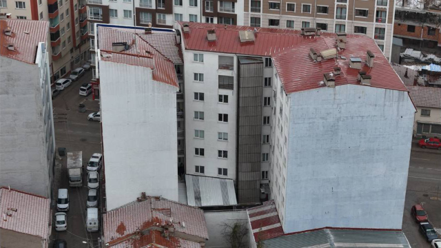 Korkunç olay! 7'inci kattan atladı, evinde ceset bulundu