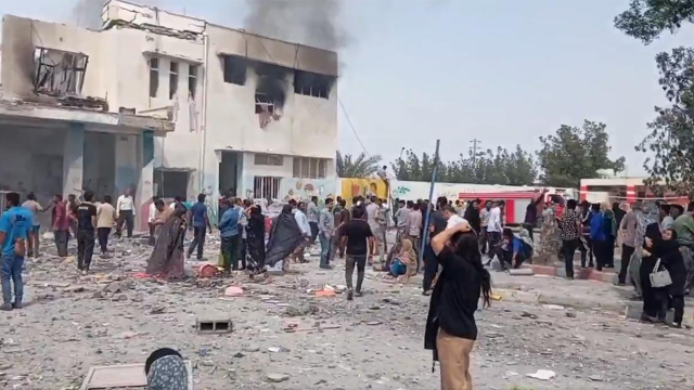İran'da bir ilkokul vuruldu! 40 öğrenci hayatını kaybetti