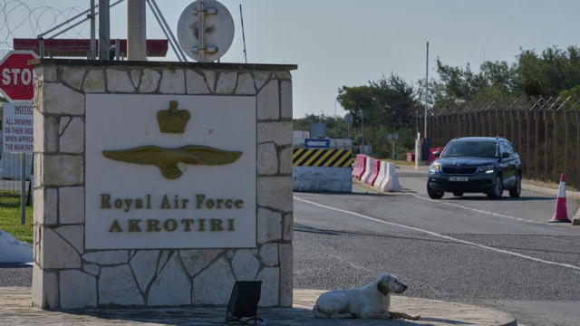 İngiltere, Kıbrıs Adası çevresine savaş gemisi konuşlandıracak