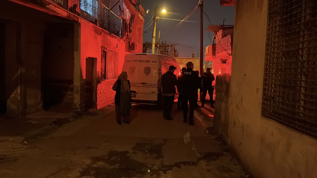 Silahlı kavgada evinin önünde duran genç kadın başından vurularak hayatını kaybetti