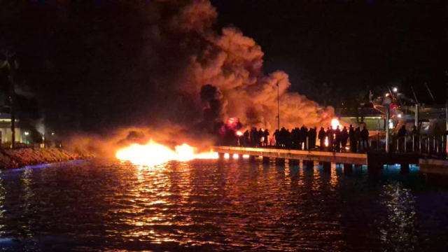 Bodrum'da milyonluk tekneler alev alev yanıyor