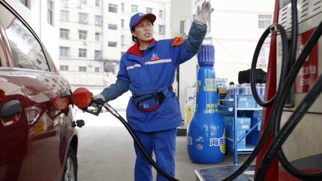 Çin'den petrol fiyatlarındaki artışa karşı akaryakıt fiyatlarına olağanüstü müdahale