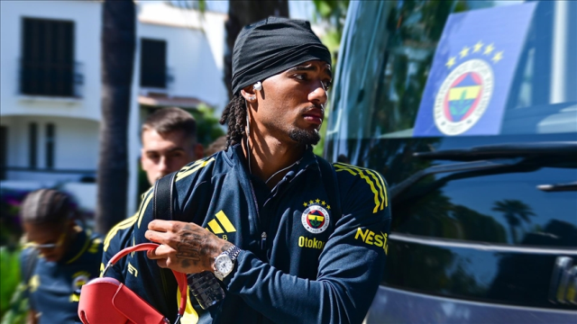 Kasa dolacak! Fenerbahçe 3 futbolcudan çuvalla para bekliyor