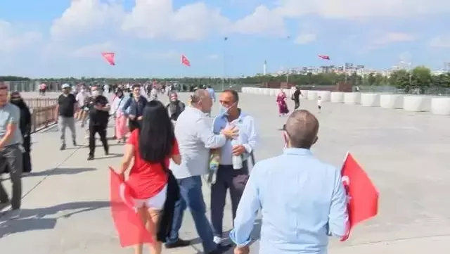 Aşı karşıtı mitinge katılanlardan ilginç açıklamalar