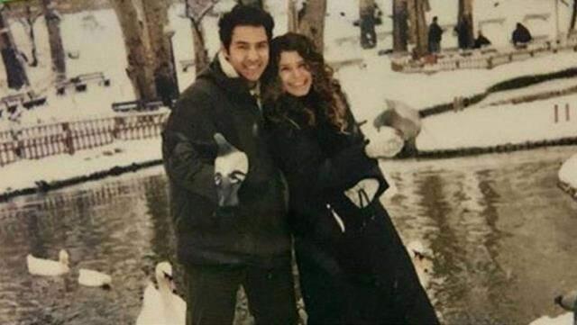 Beren Saat, ölen sevgilisinin kardeşinin düğününe gitti! Kenan Doğulu gece boyunca şarkı söyledi