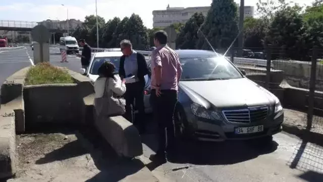 AYNI ANDA GİŞEYE GİRMEYE ÇALIŞINCA ÇARPIŞTILAR