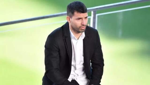 Son Dakika: Dünya futbolunu sarsan veda! Barcelona'nın yıldızı Agüero kariyerini sonlandırdı