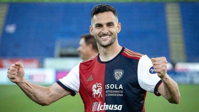 Fenerbahçe'nin sol bek hasreti son buldu! Yıldız futbolcu imza için geliyor