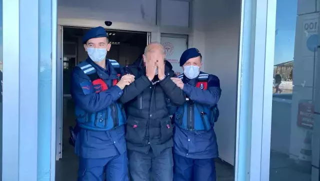 Definecilerin kazı yaptığı çukura inen ekipler dehşete düştü: Siyah tavuğu kesip, kanını akıtmışlar